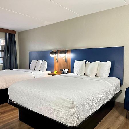 La Quinta Inn By Wyndham Huntsville Research Park Екстер'єр фото