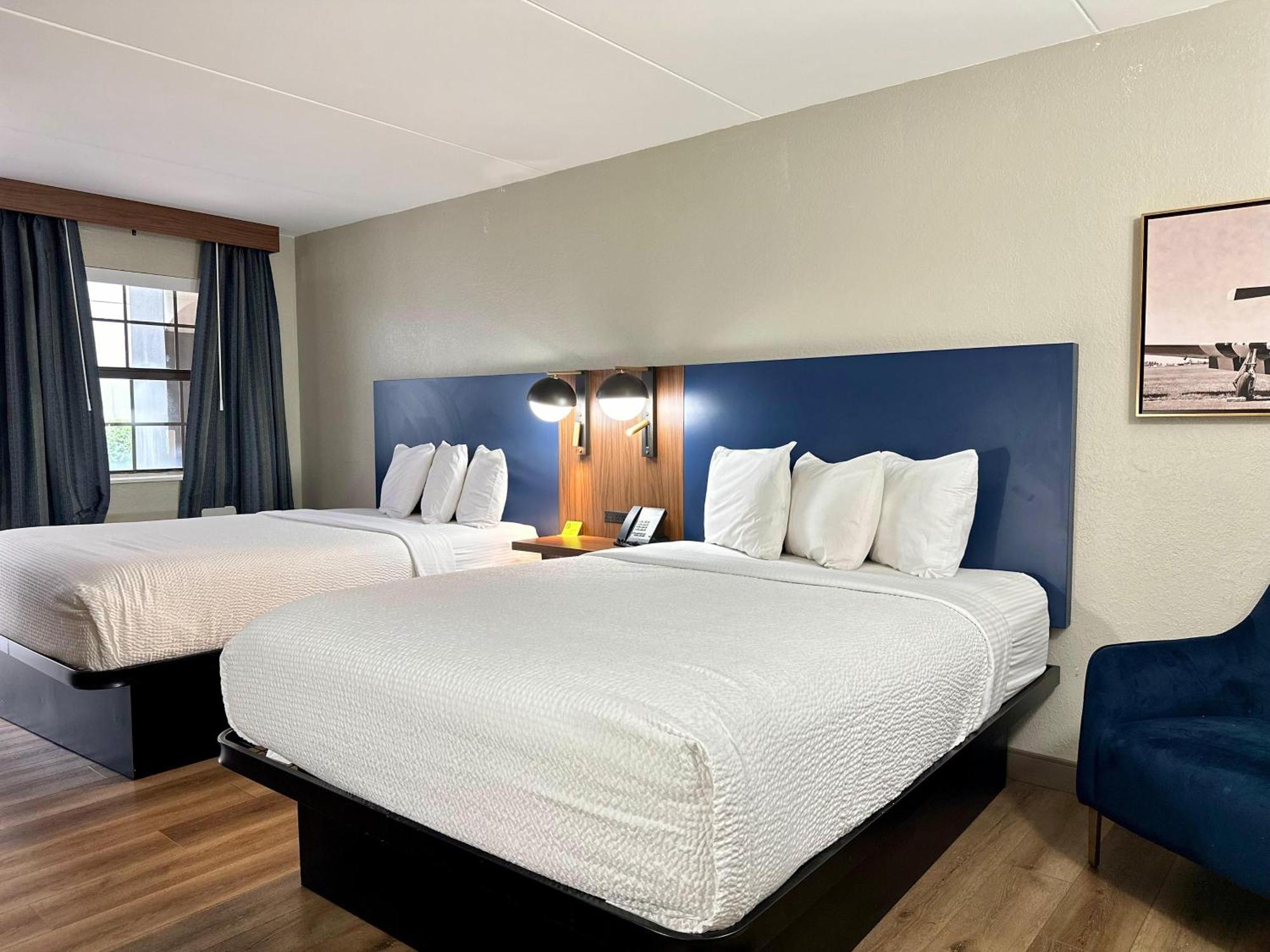 La Quinta Inn By Wyndham Huntsville Research Park Екстер'єр фото