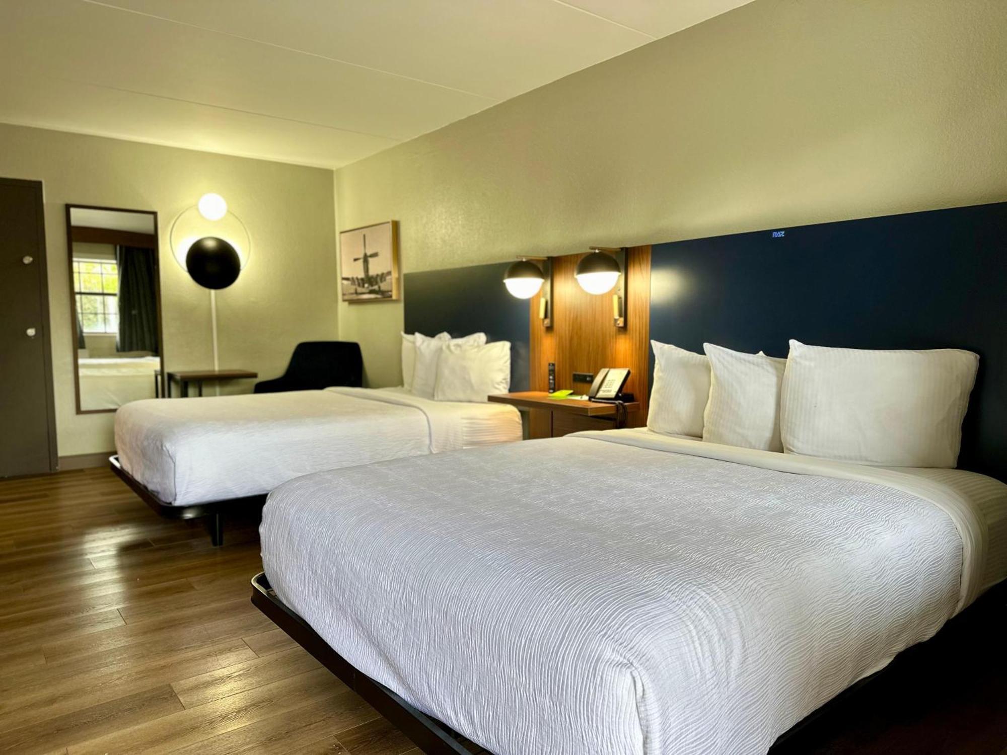 La Quinta Inn By Wyndham Huntsville Research Park Екстер'єр фото
