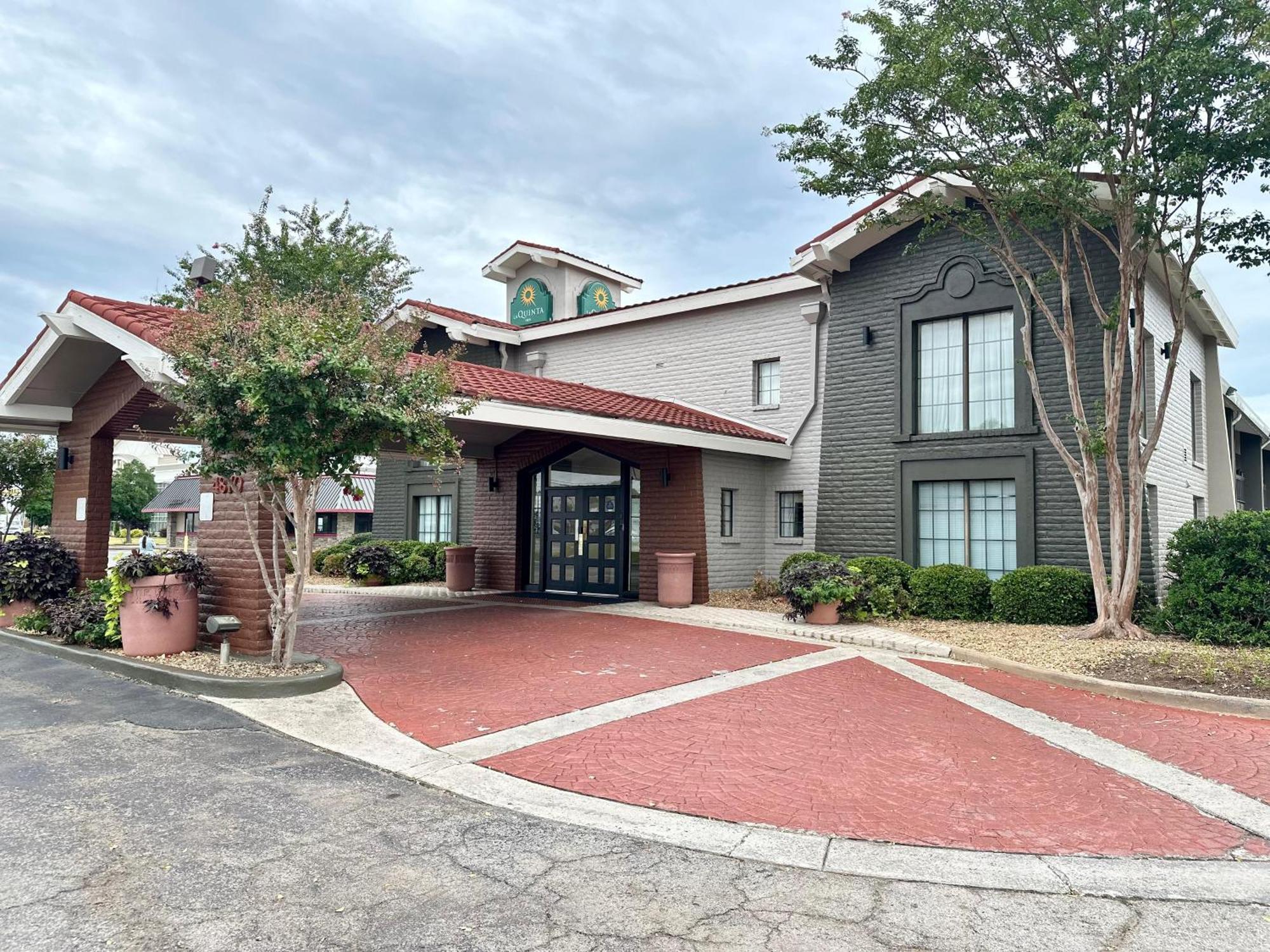 La Quinta Inn By Wyndham Huntsville Research Park Екстер'єр фото