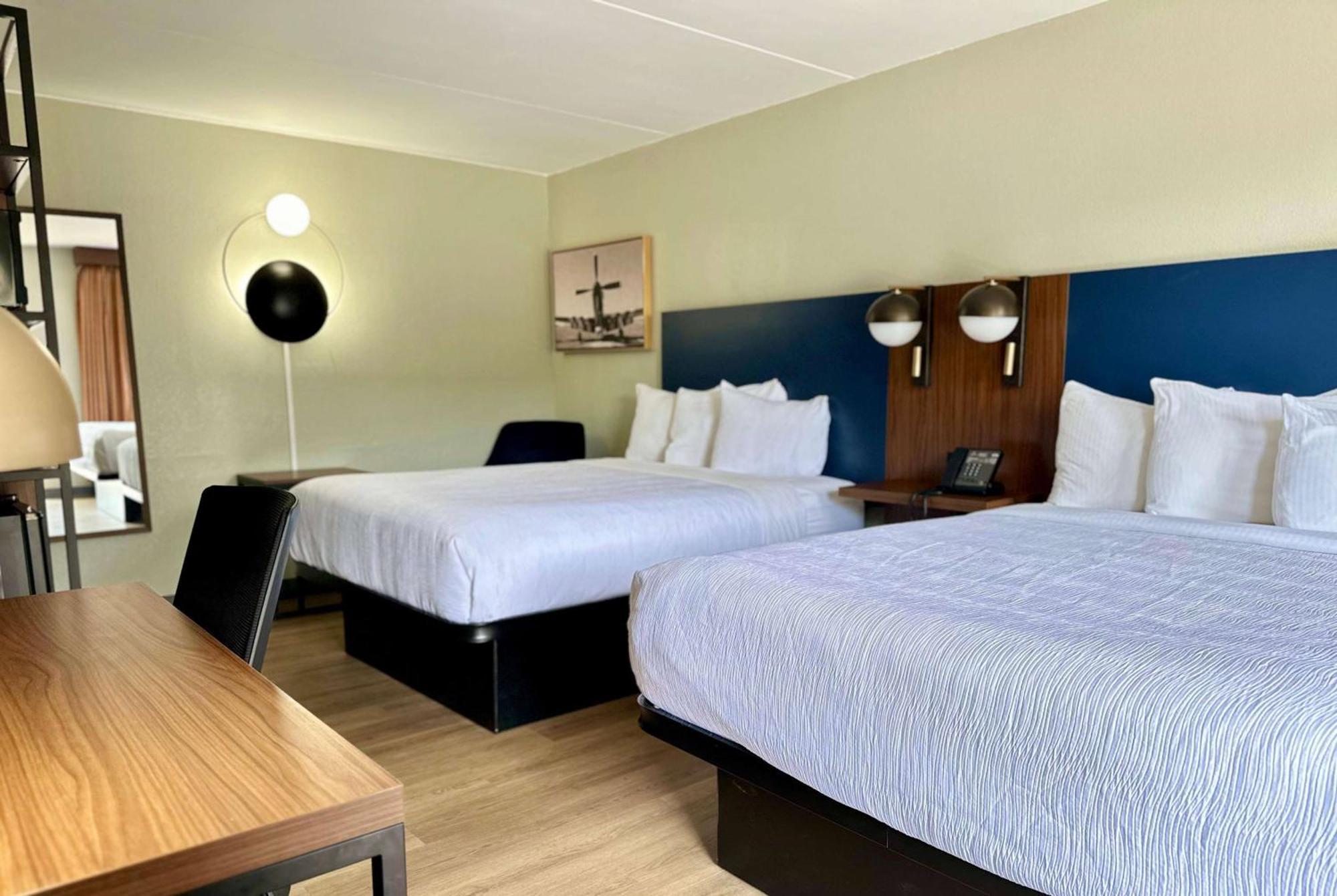 La Quinta Inn By Wyndham Huntsville Research Park Екстер'єр фото