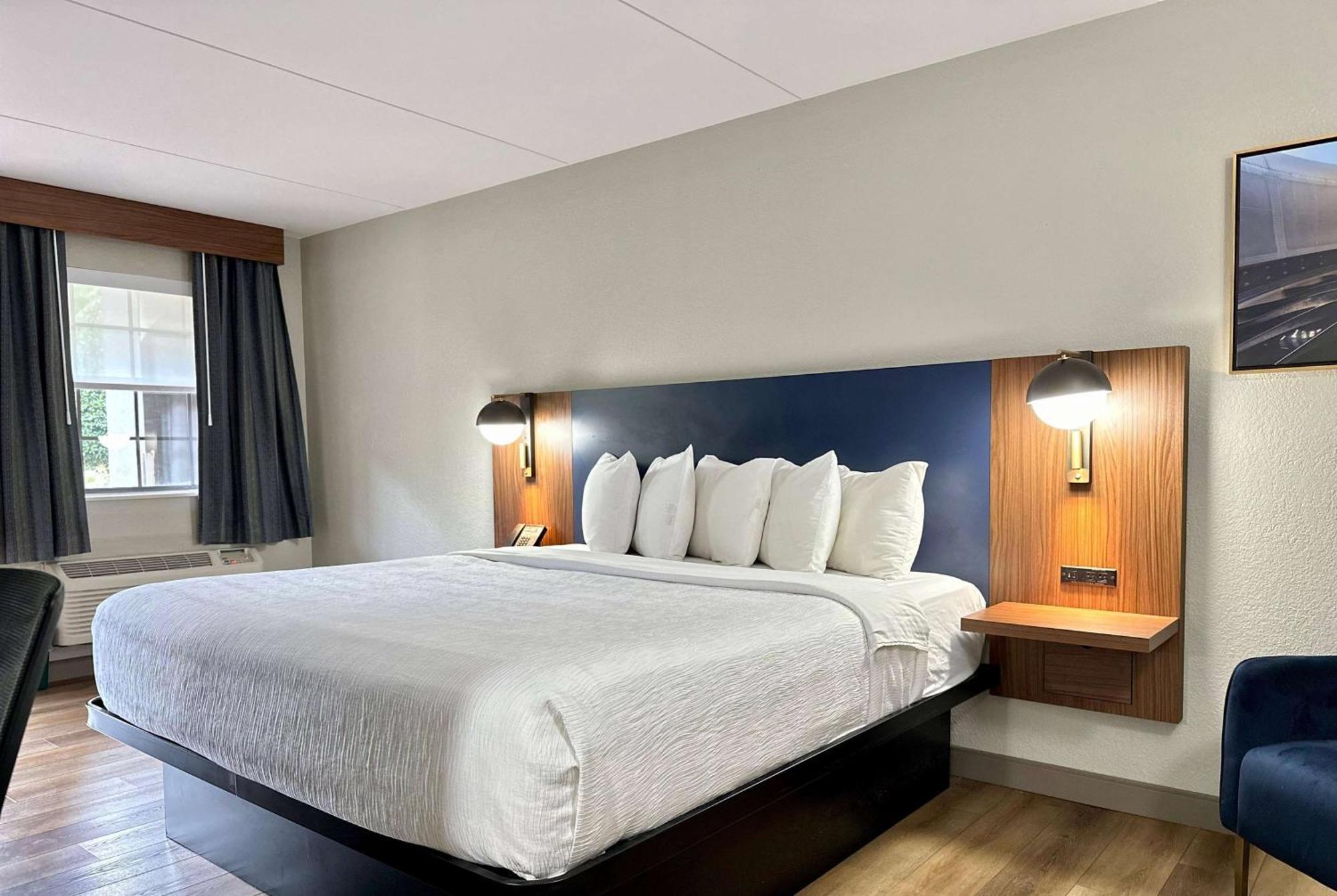 La Quinta Inn By Wyndham Huntsville Research Park Екстер'єр фото