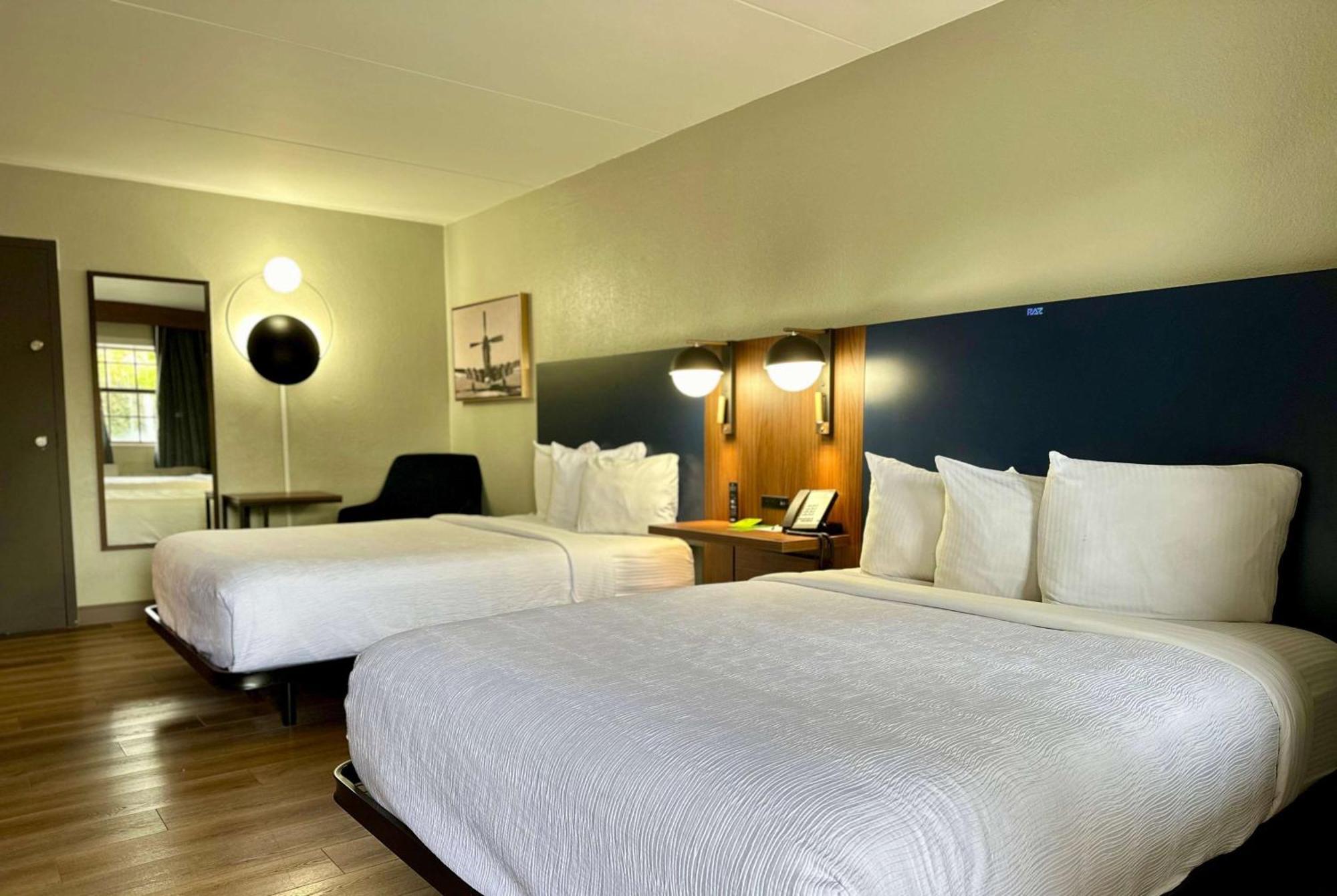 La Quinta Inn By Wyndham Huntsville Research Park Екстер'єр фото