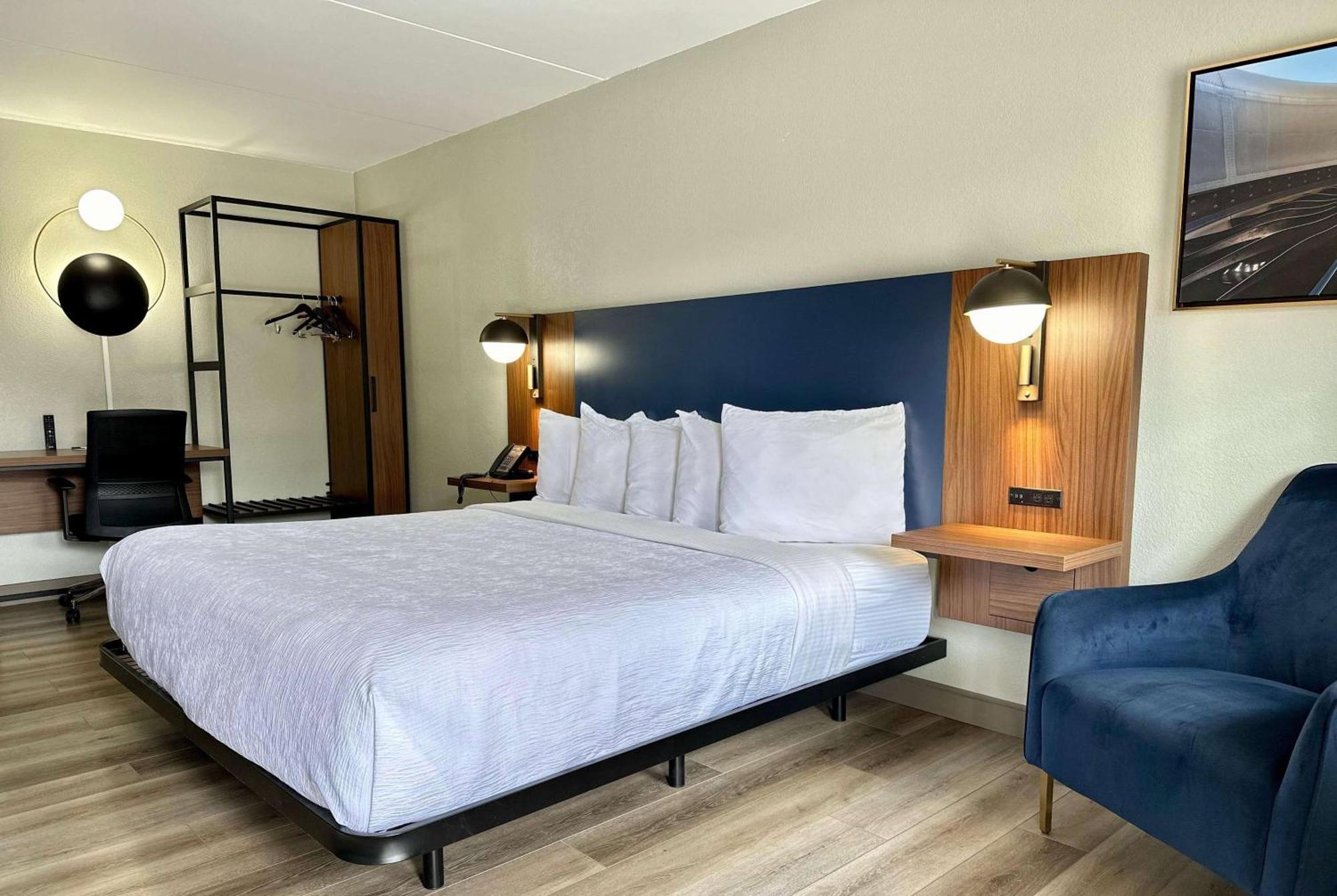 La Quinta Inn By Wyndham Huntsville Research Park Екстер'єр фото