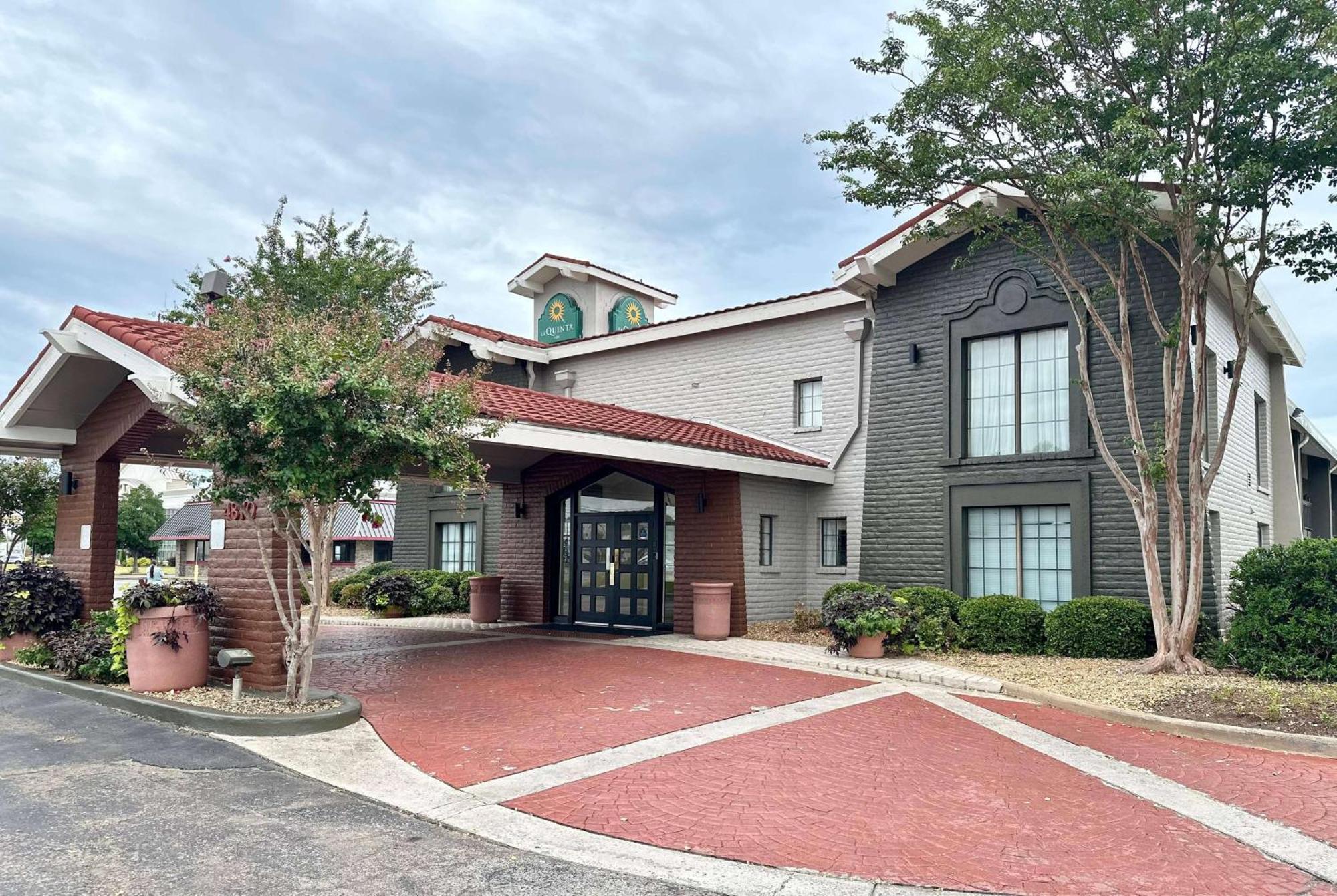 La Quinta Inn By Wyndham Huntsville Research Park Екстер'єр фото