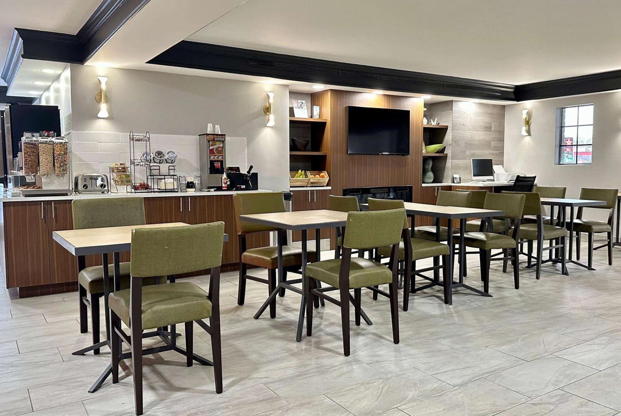 La Quinta Inn By Wyndham Huntsville Research Park Екстер'єр фото