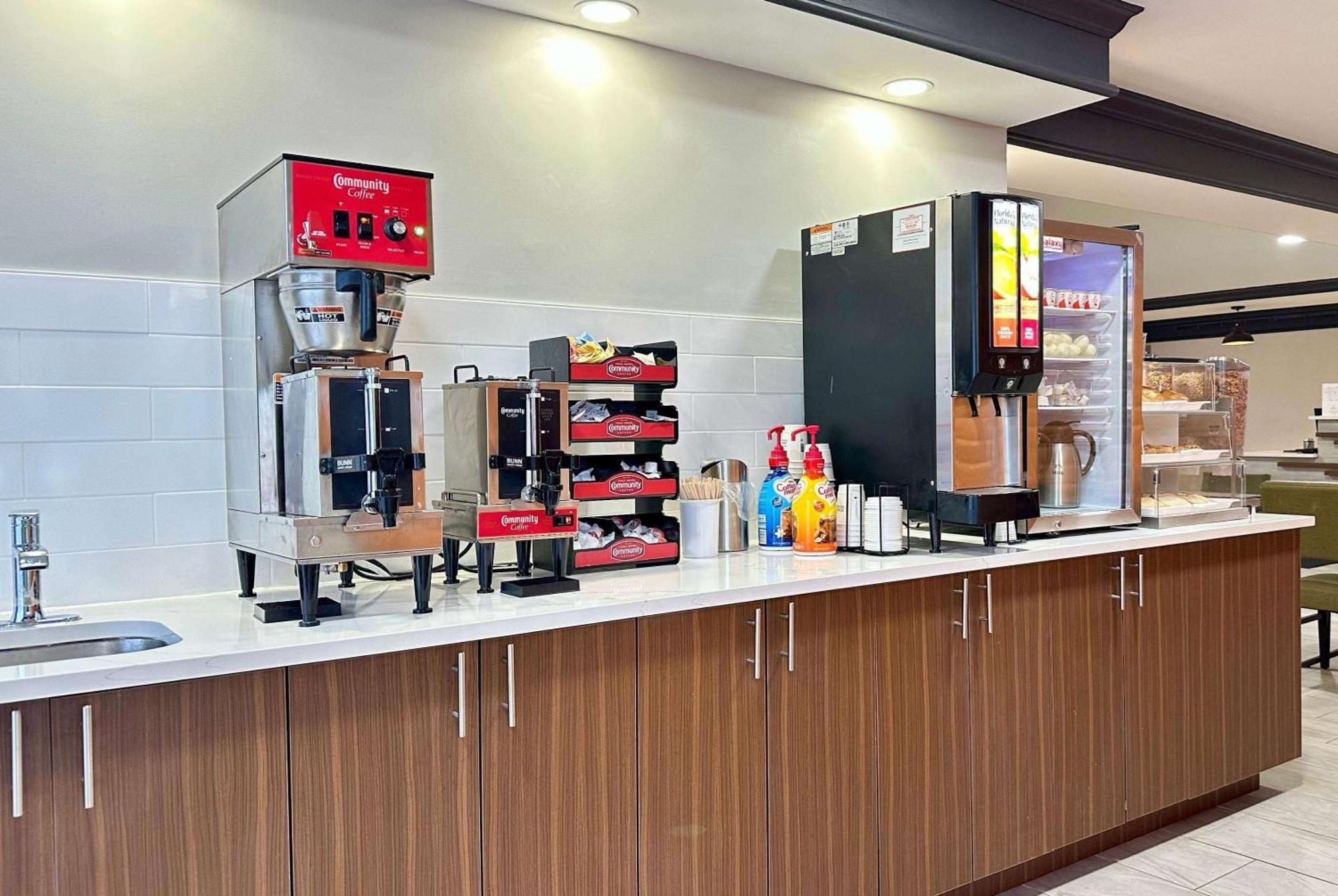 La Quinta Inn By Wyndham Huntsville Research Park Екстер'єр фото